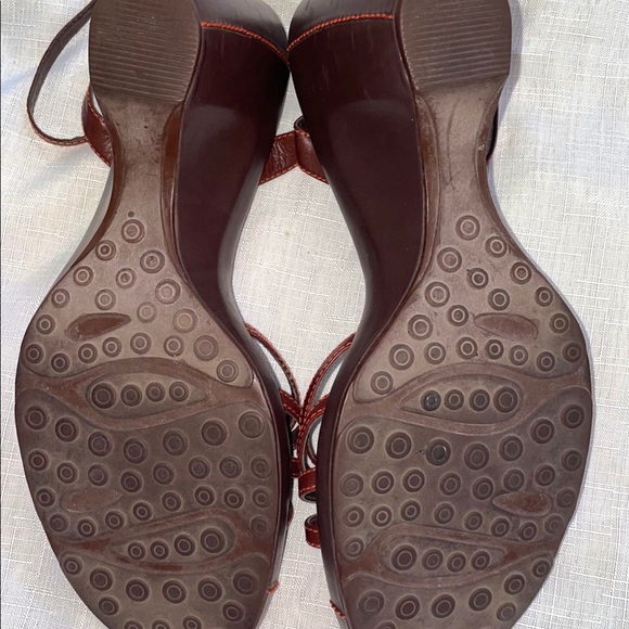 ⭐️Heels - Picture 2 of 3